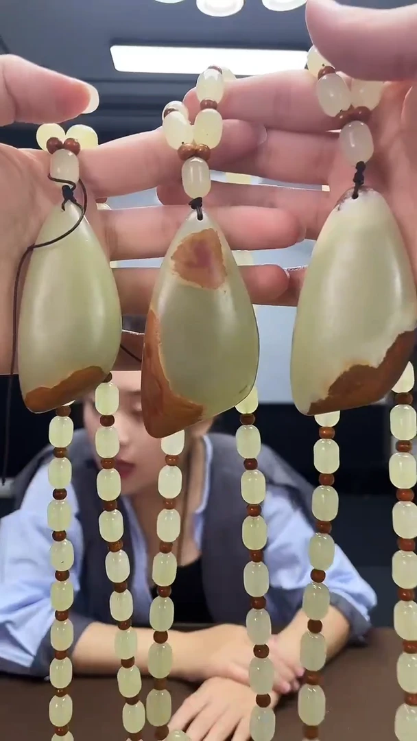 透闪石质玉未镶嵌挂件多样性发货任意一件