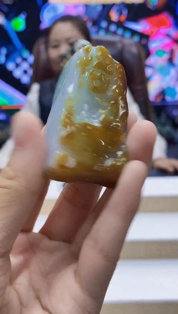 未镶嵌定制翡翠-毛货挂件 （赠珠链）41