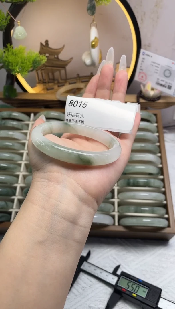 未镶嵌手镯石英质玉8015