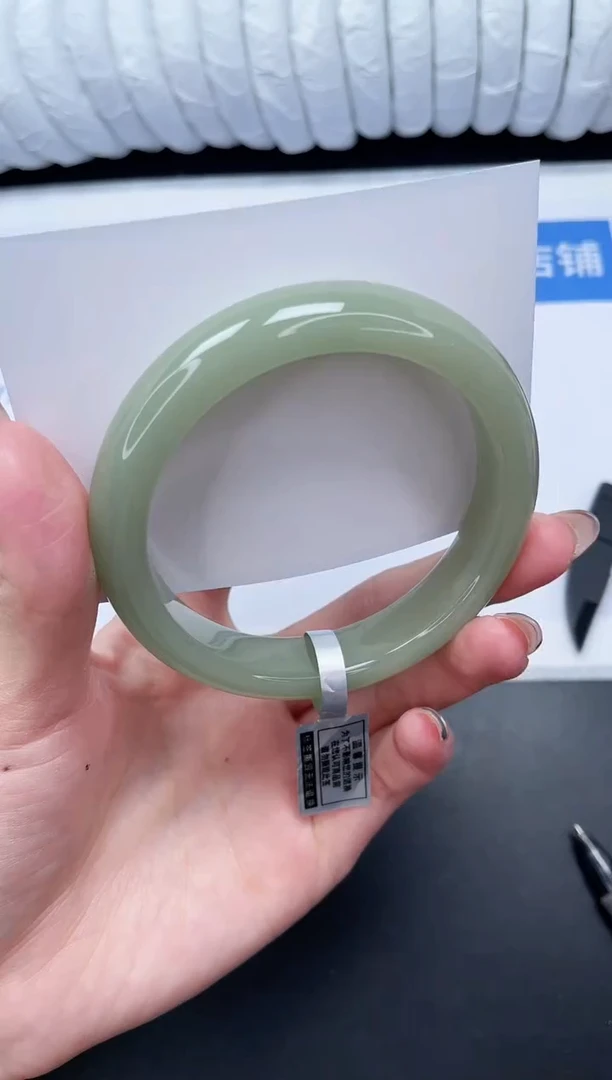 未镶嵌手镯石英质玉169-63.2DK