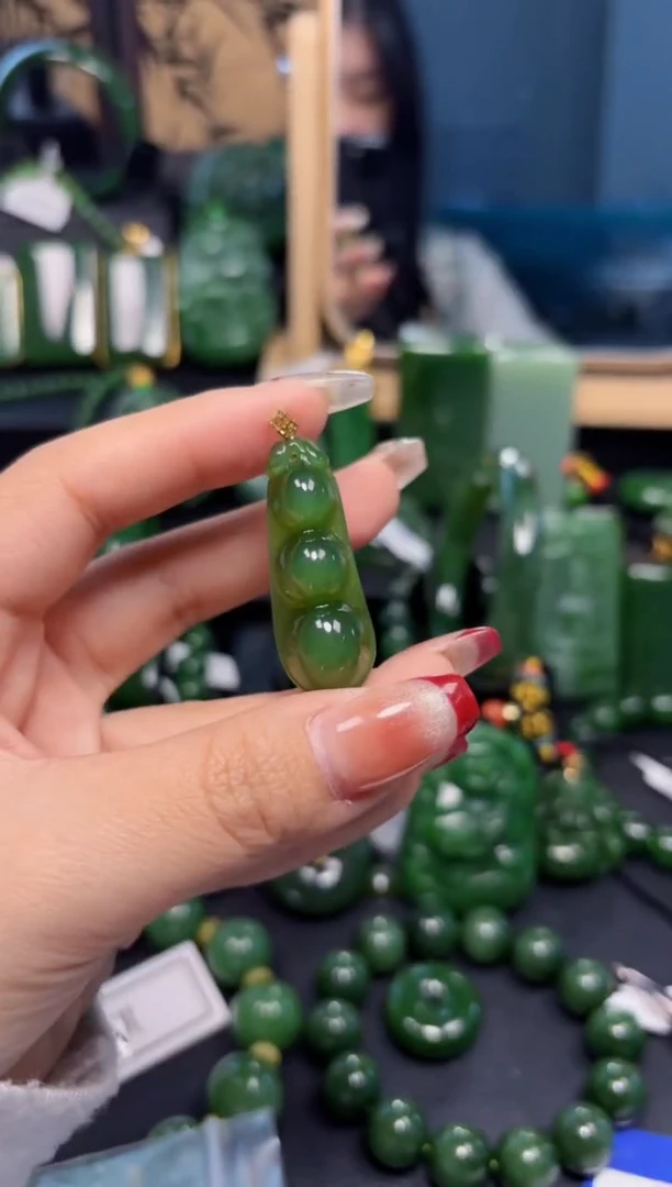 【闪购商品】和田玉（碧玉）吊坠(赠链)18K金镶嵌1