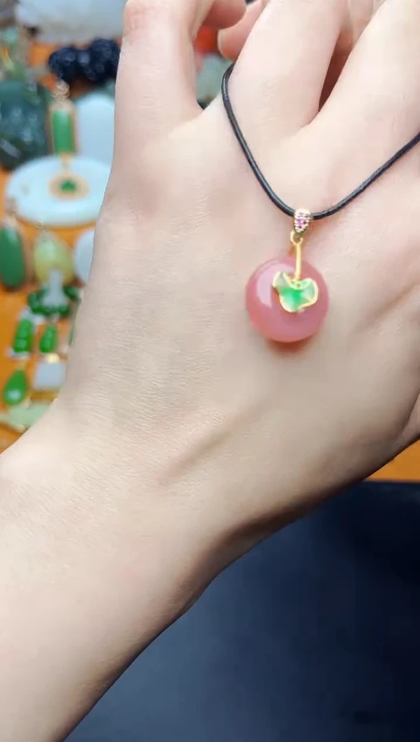 【闪购商品】玛瑙/玉髓颈饰未镶嵌平安扣