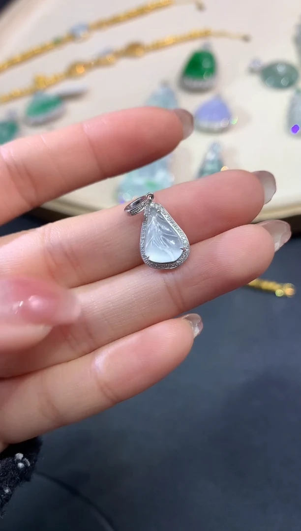 吊坠(不含链)18K金镶嵌翡翠A567|1800