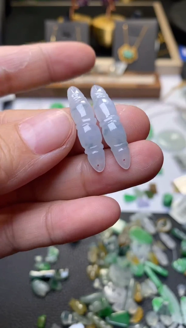 翡翠未镶嵌颈饰净货32930