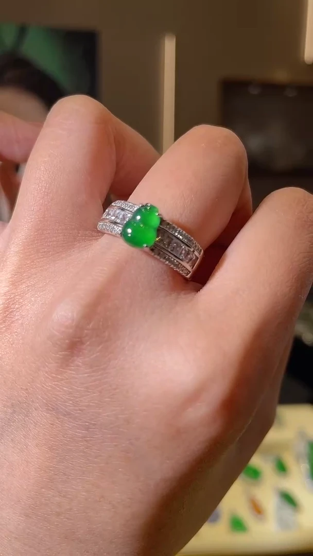 【闪购商品】翡翠戒指银S925镶嵌天然翡翠A货