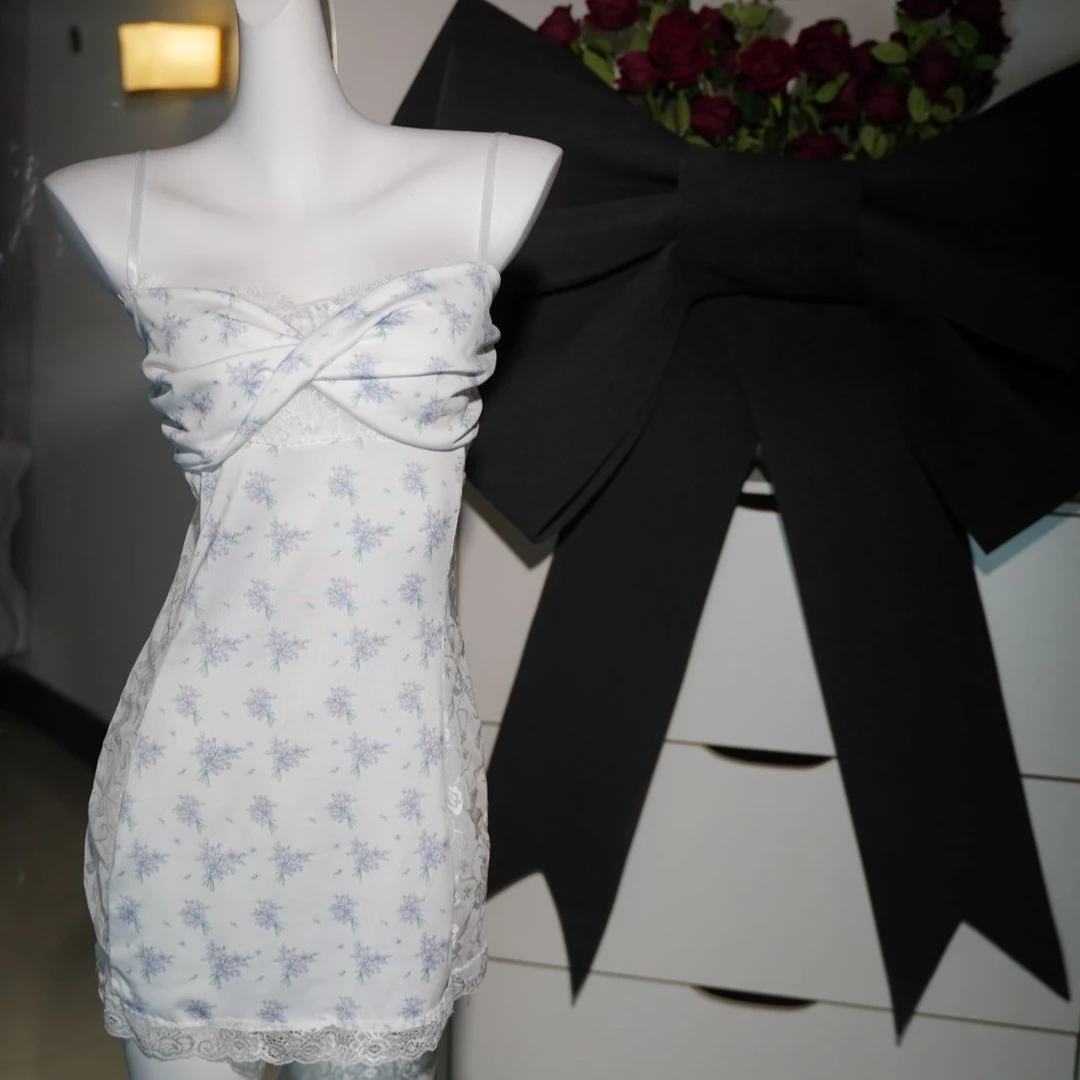 【依S褴褛】纯欲碎花奶盖吊带睡裙蕾丝白色优雅甜美