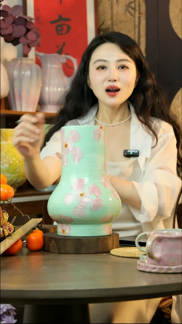 陶瓷薄荷绿樱花直口瓶