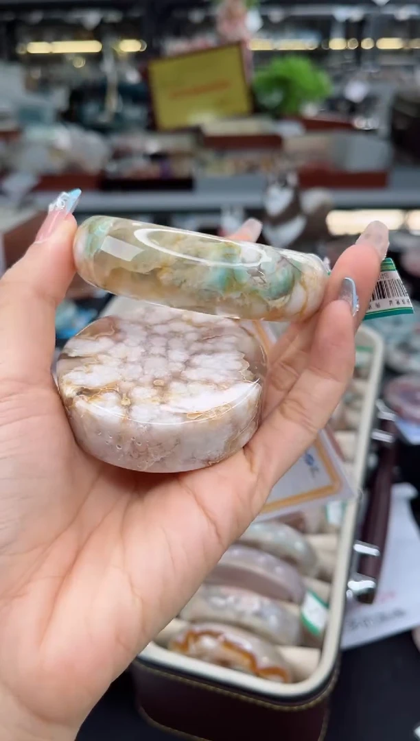 【闪购商品】石英质玉手镯未镶嵌60圈口（赠品镯心）6541673