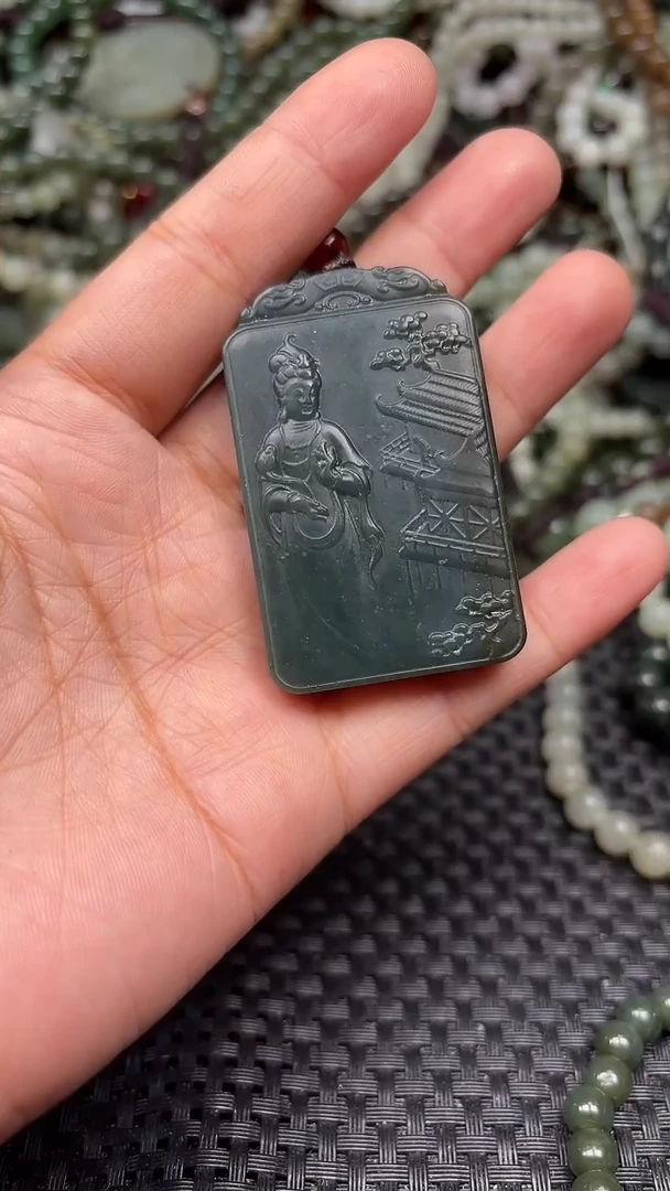 颈饰未镶嵌和田玉1