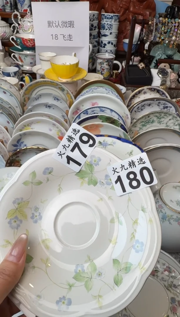 楼***猫 楼上掉只猫