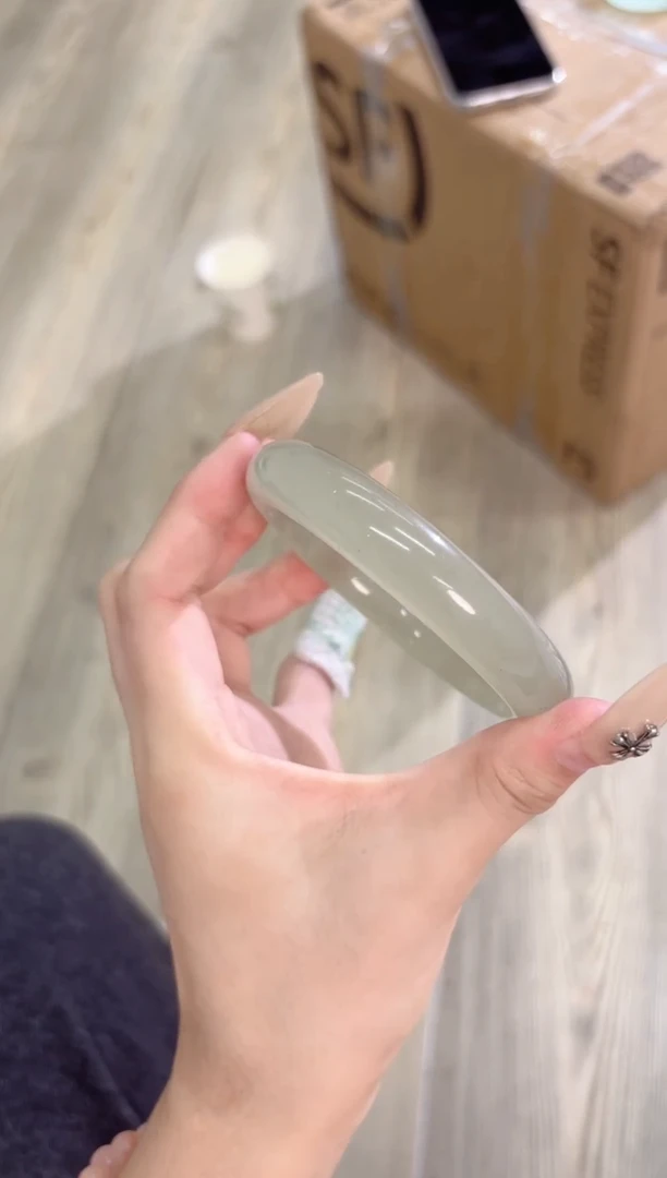 未镶嵌手镯石英质玉111-60D