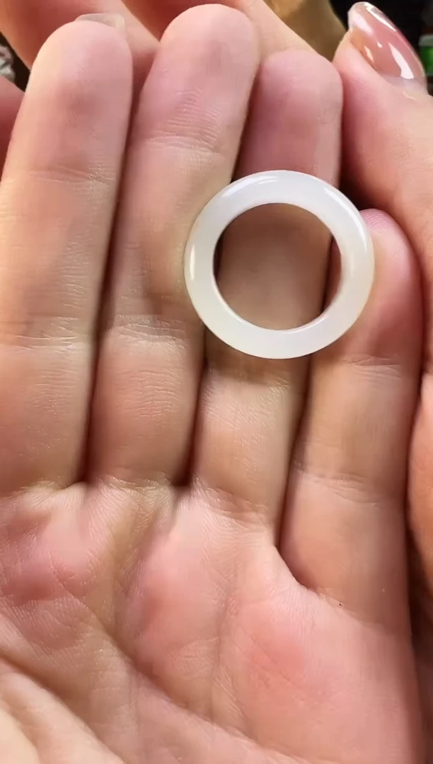 未镶嵌戒指和田玉俄白 戒圈17mm【特价】