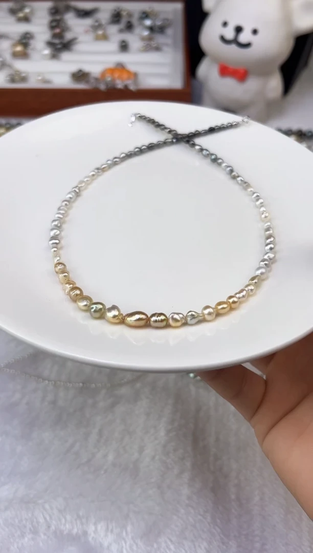 颈饰18K金镶嵌淡水珍珠珍珠