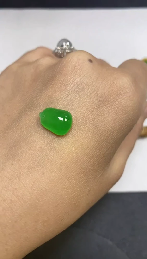 颈饰未镶嵌翡翠…****心颈饰 未镶嵌 翡翠