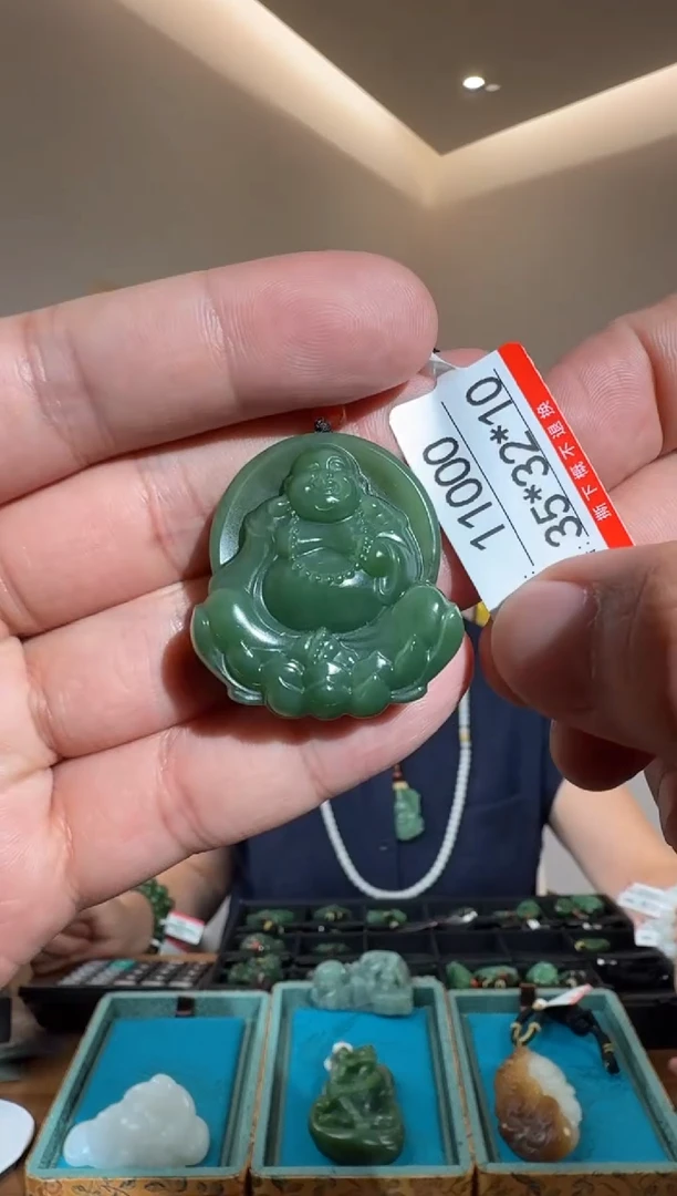 和田玉未镶嵌颈饰1