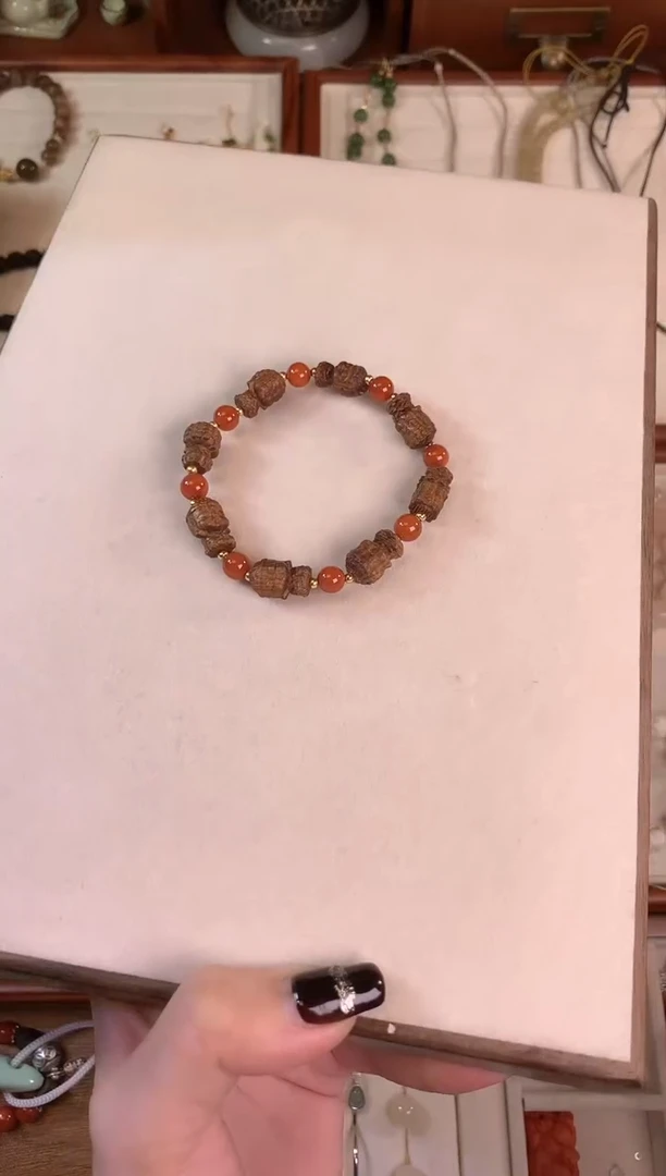 【闪购商品】檀香木手串未镶嵌老山檀八大守护南红单圈