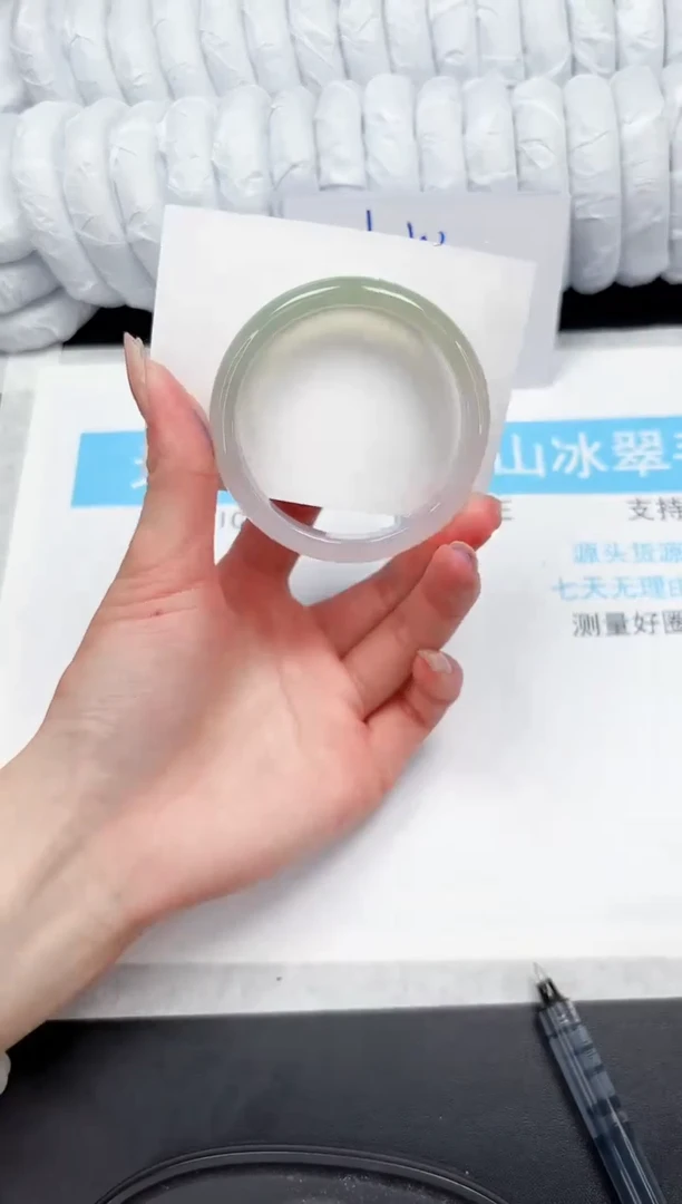 【闪购商品】石英质玉手镯未镶嵌39-54.6