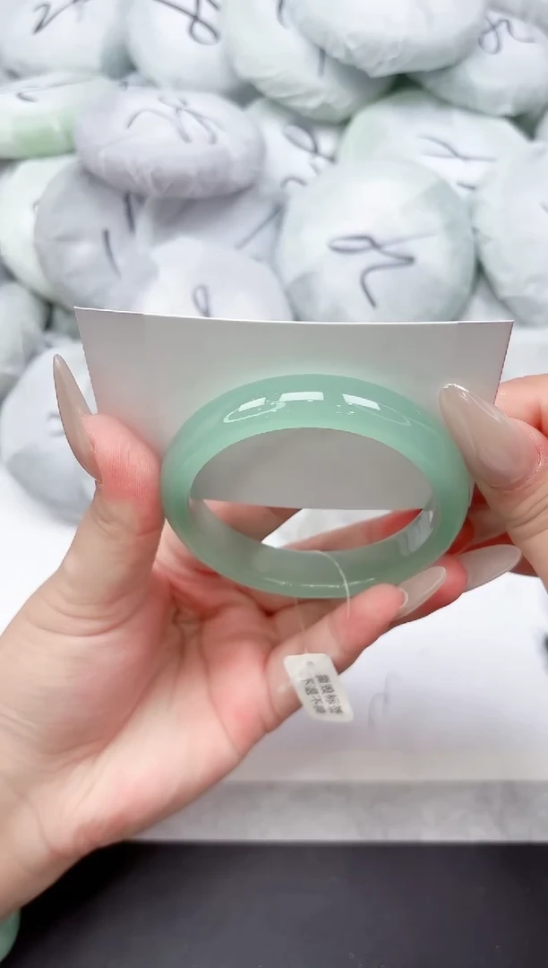 未镶嵌手镯石英质玉124-56.4