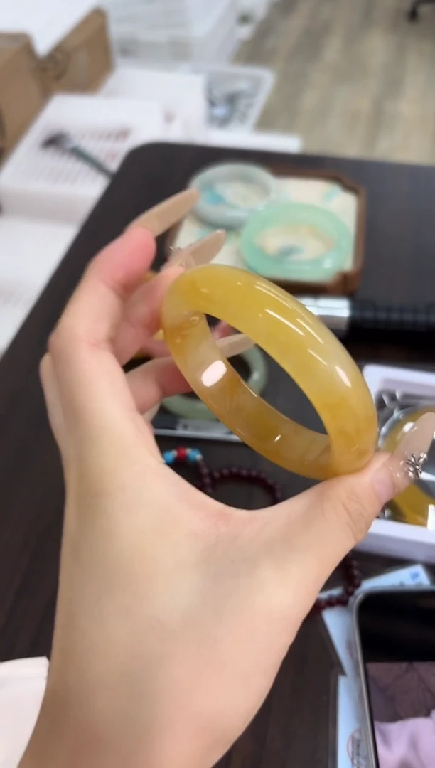 未镶嵌手镯石英质玉31-57HU