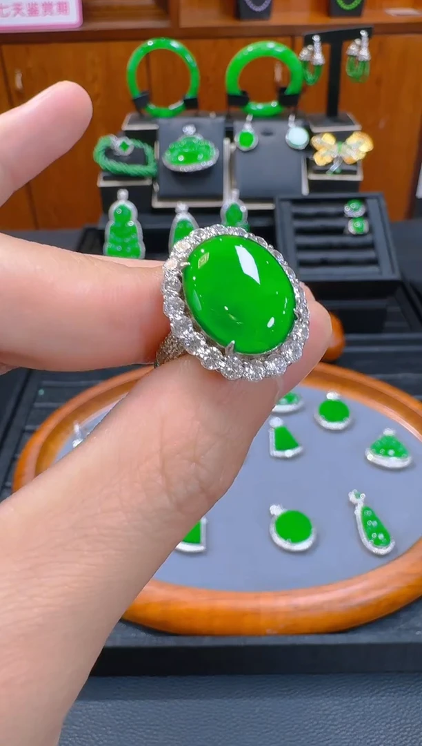 【闪购商品】翡翠戒指银S925镶嵌天然A货翡翠