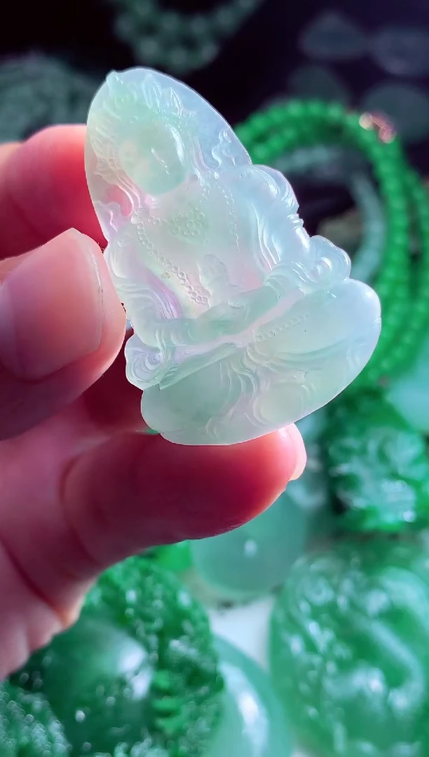 未镶嵌定制翡翠三***?翡翠毛货定制