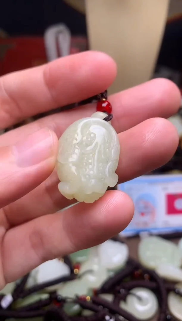 颈饰未镶嵌和田玉新疆料青海料清水和田玉吊坠
