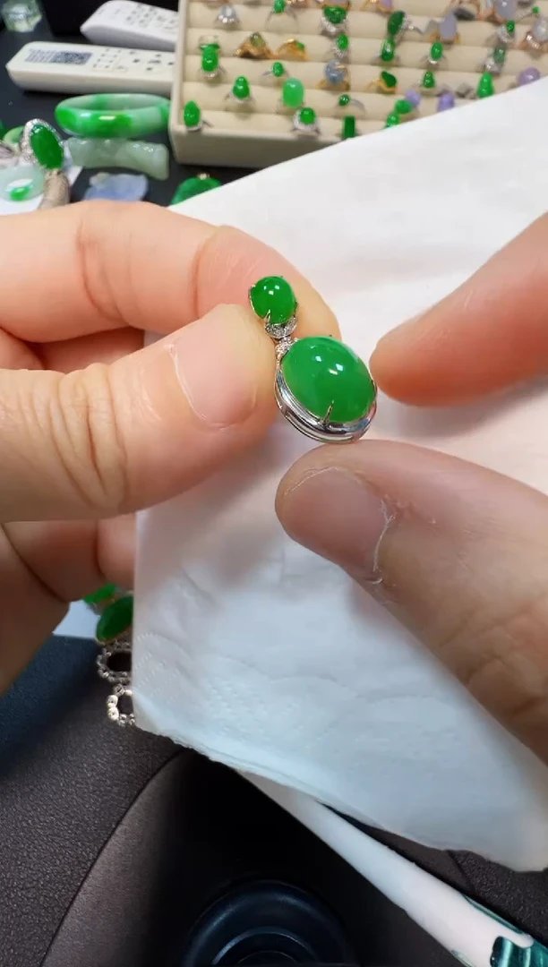 吊坠(不含链)18K金镶嵌翡翠2980