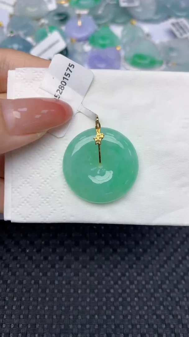 翡翠18K金镶嵌颈饰天然翡翠a货