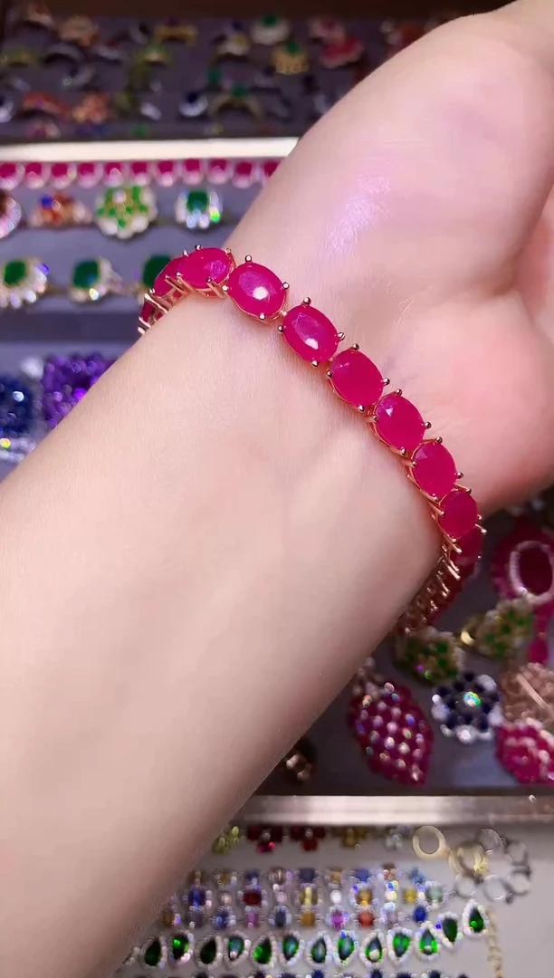 银S925镶嵌手链红宝石....