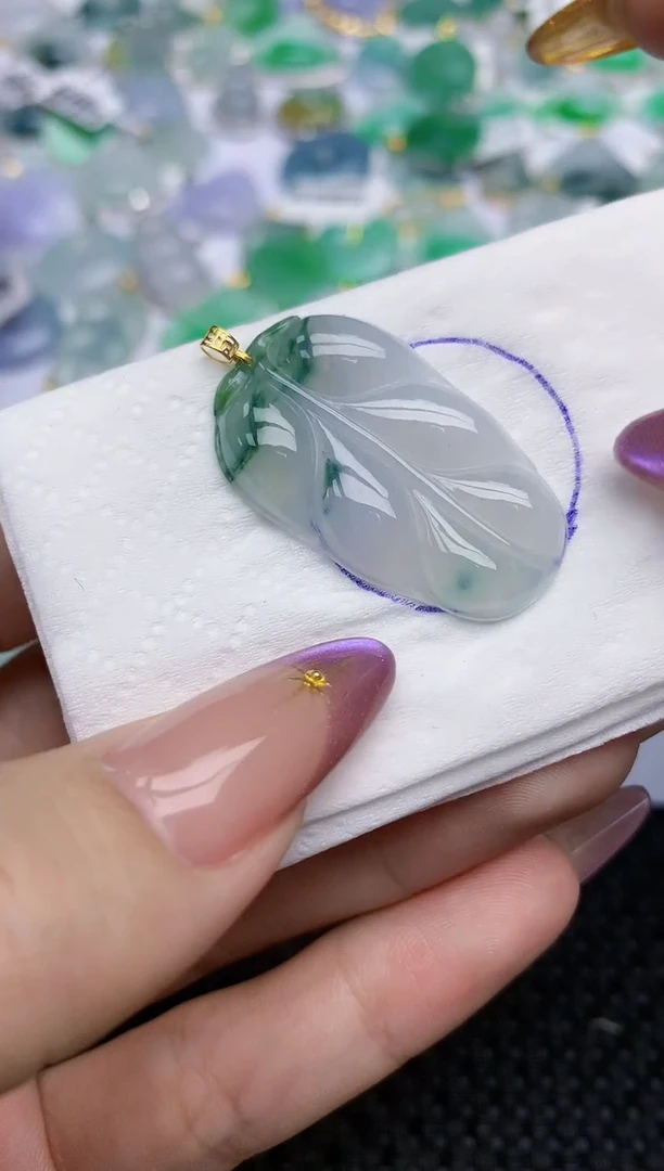 翡翠18K金镶嵌颈饰204   天然翡翠A货  百元以上9米证书费自理