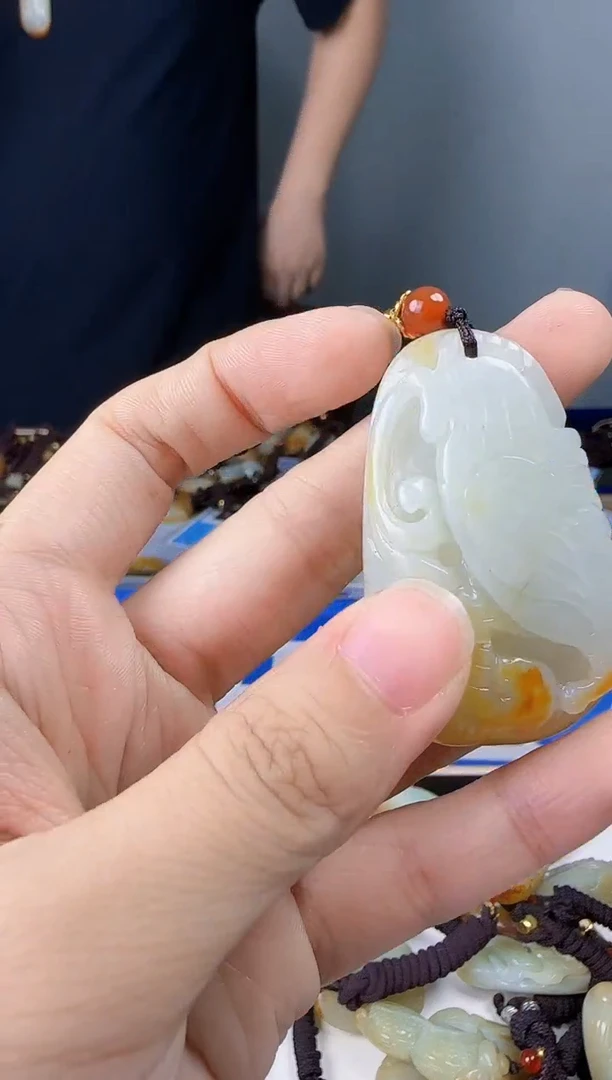 和田玉未镶嵌颈饰1