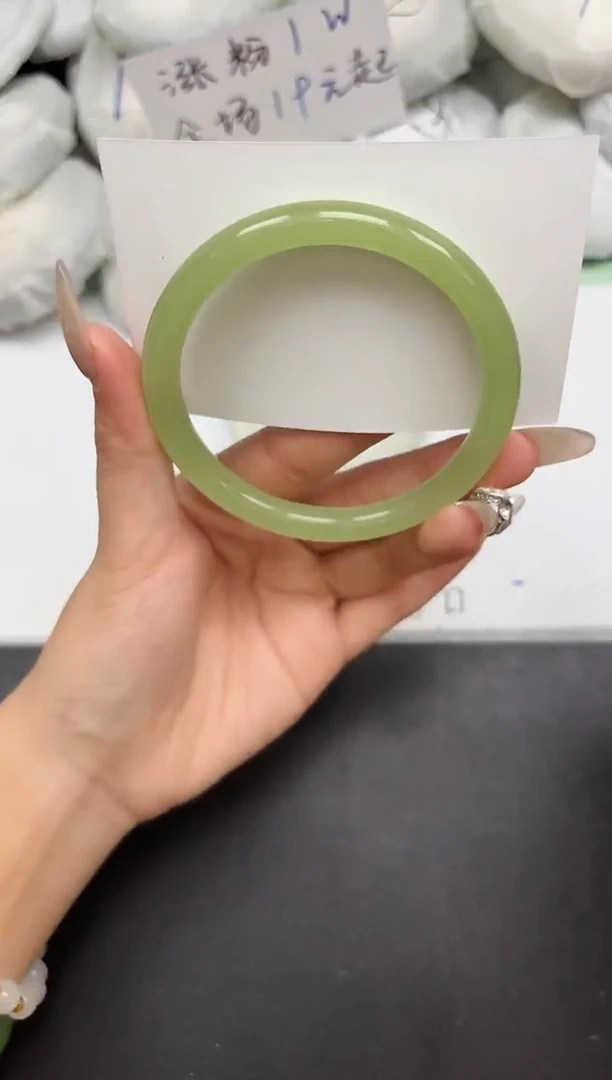 未镶嵌手镯石英质玉128-63.5