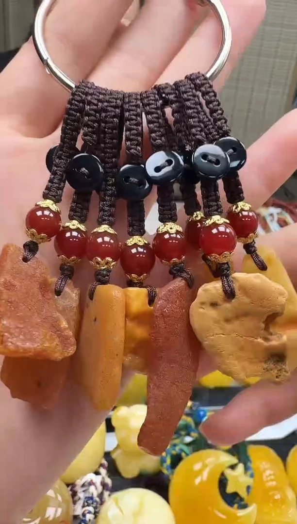 未镶嵌琥珀裸石随机一件