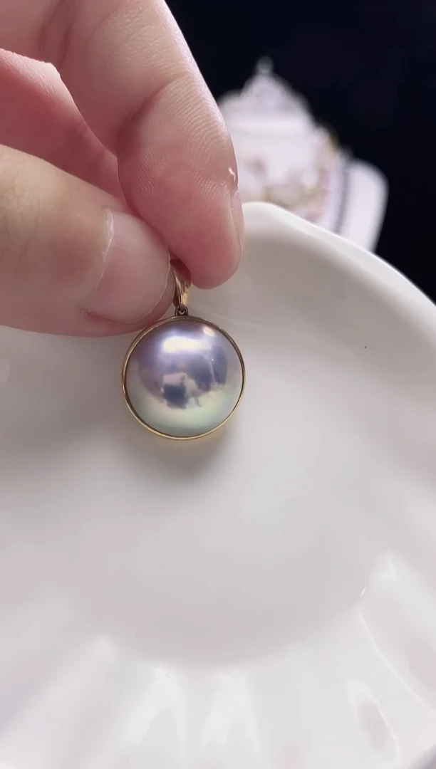 18K金镶嵌颈饰拼合珍珠（马贝珠）海水马贝吊坠