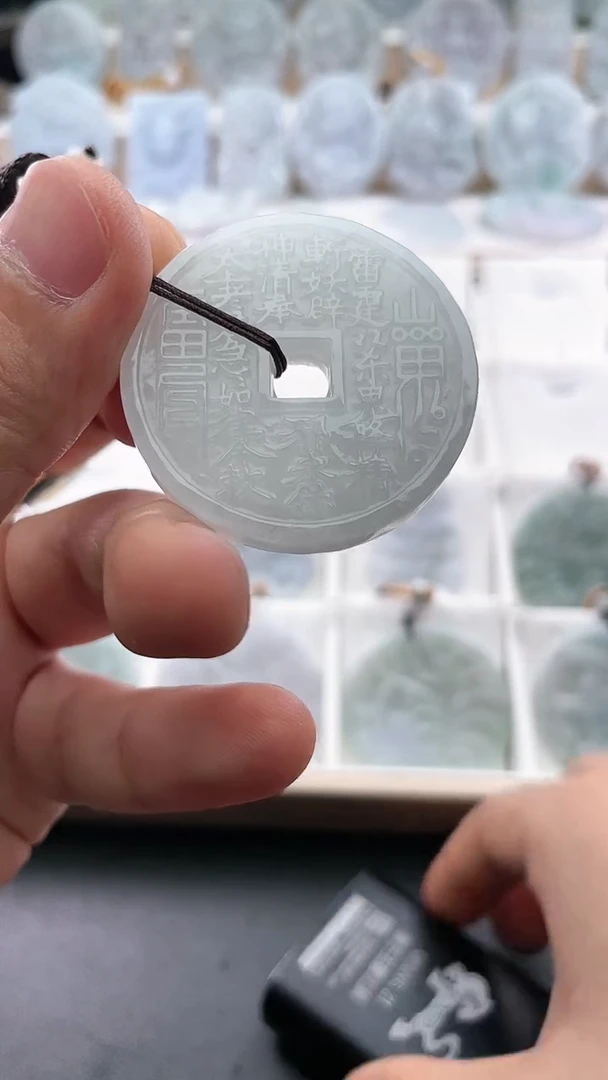 翡翠未镶嵌颈饰..../6/15/ 303