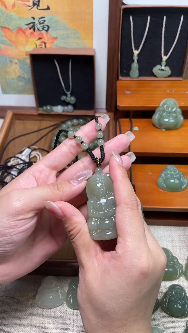 和田玉未镶嵌颈饰观音