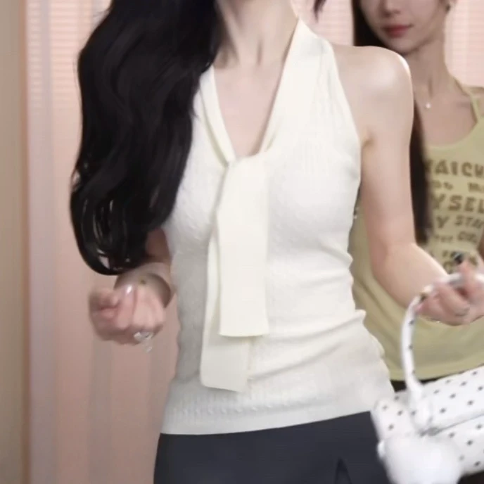 辣妹风性感挂脖背心女款夏季掐腰显瘦后背蕾丝拼接设计感美背上衣