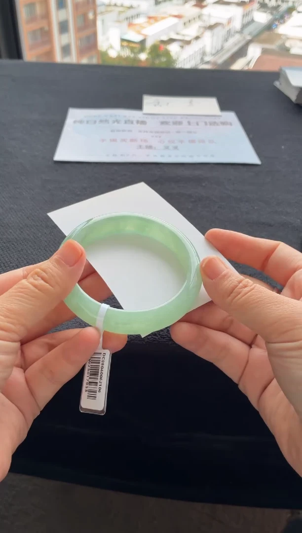 翡翠手镯未镶嵌买断价XW23017933