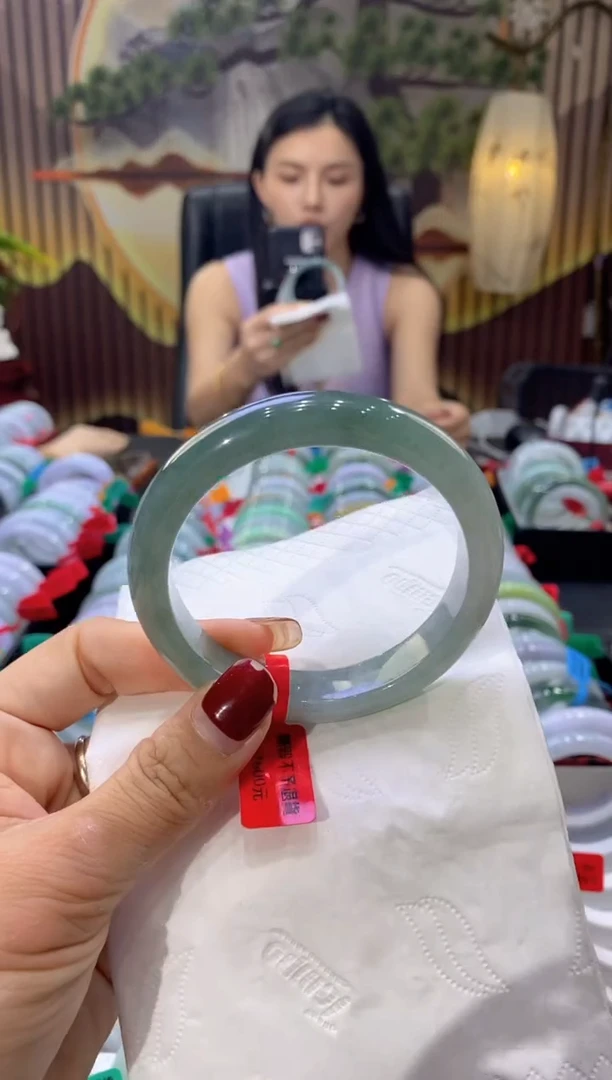 翡翠手镯未镶嵌多人09485