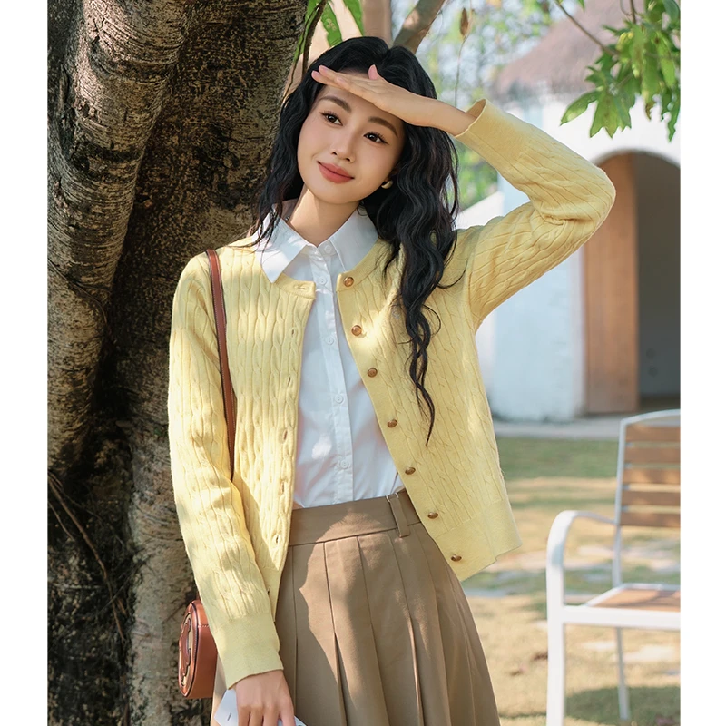 【新东方专属】茵曼保暖百搭开衫毛衣慵懒绣花针织衫F18518476