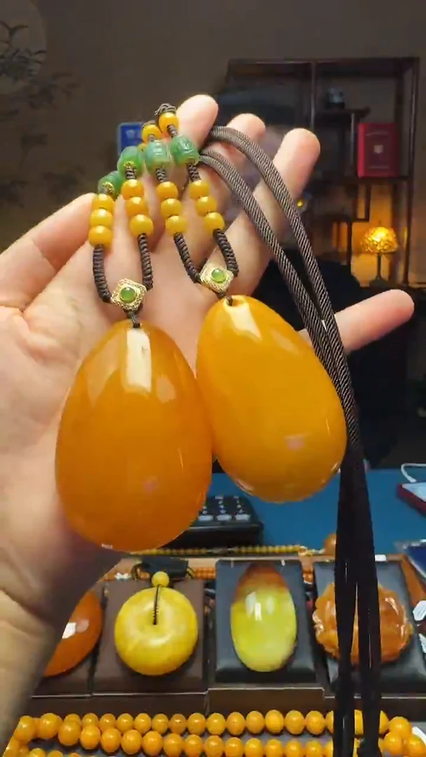 蜜蜡吊坠(赠链)未镶嵌蜜蜡水滴套装（多样性只发其一）