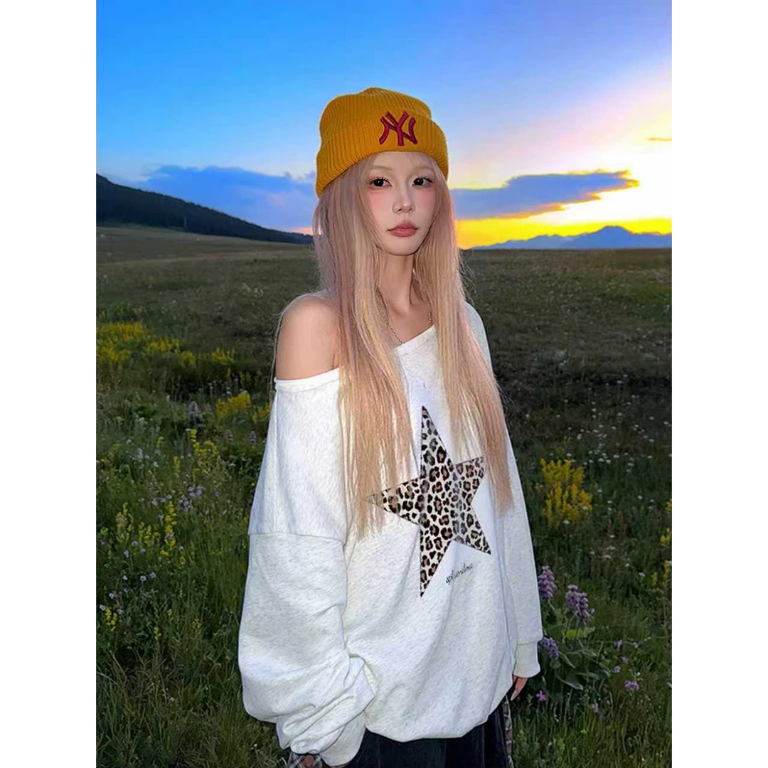 美式辣妹高街早秋新款慵懒百搭宽松白色卫衣斜肩印花设计感上衣服