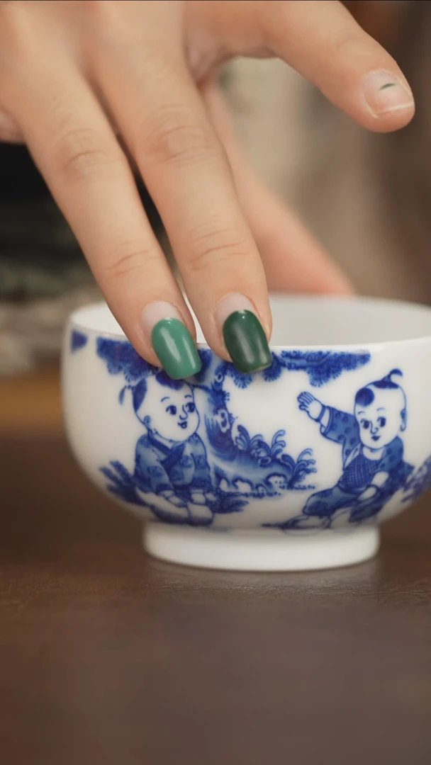 【闪购商品】段式青花婴戏铂杯