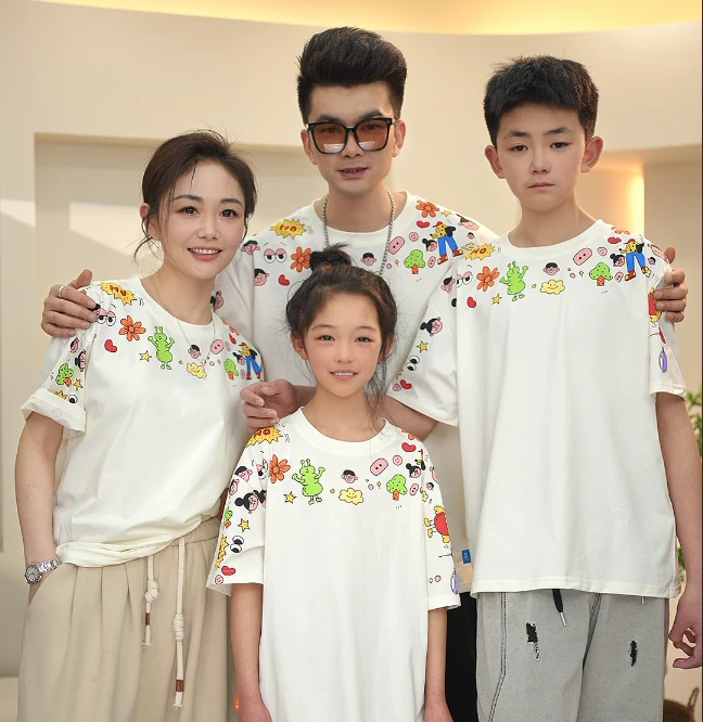 亲子装夏装一家三口母子母女装2025新款潮宽松短袖t恤幼儿园班服