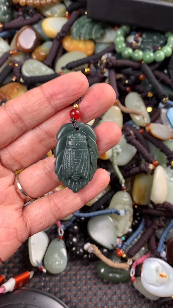 【闪购商品】和田玉颈饰未镶嵌多样性发货没有证书拍一发一有瑕