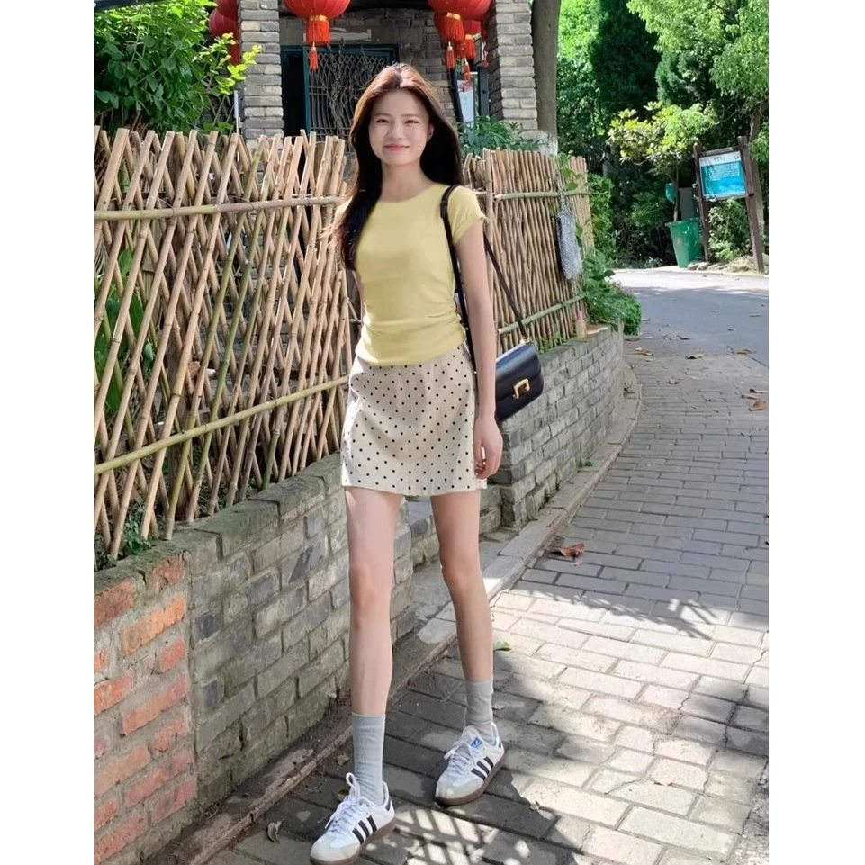 韩系套装奶黄色正肩短袖t恤+白色波点短裙女春夏单穿出游服装女