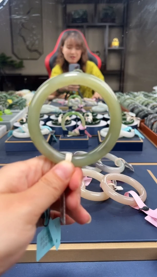 和田玉手镯未镶嵌A0033-57