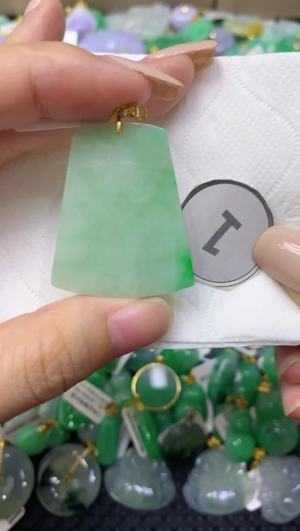 颈饰未镶嵌翡翠天然缅甸翡翠A货