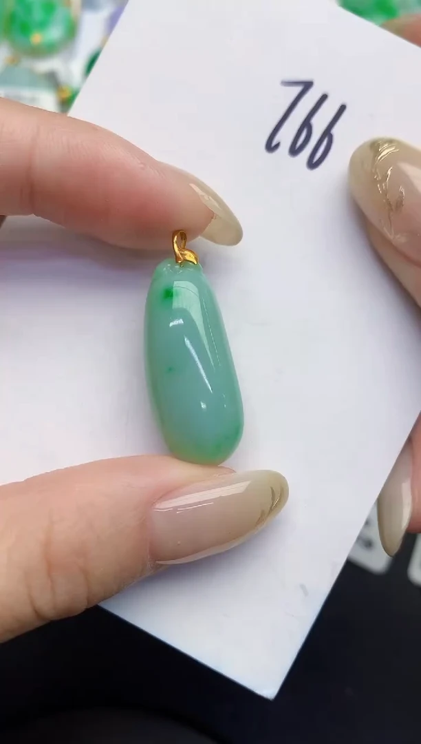 翡翠18K金镶嵌颈饰缅甸天然翡翠A货