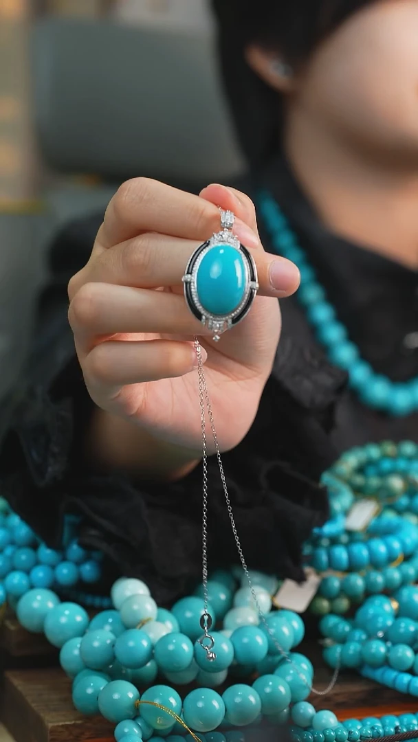 18K金镶嵌绿松石吊坠多样性发一